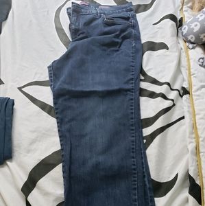 Womens dark wash strech jeans